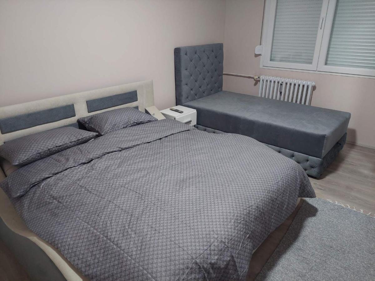 Rajna Apartment Pirot Luaran gambar