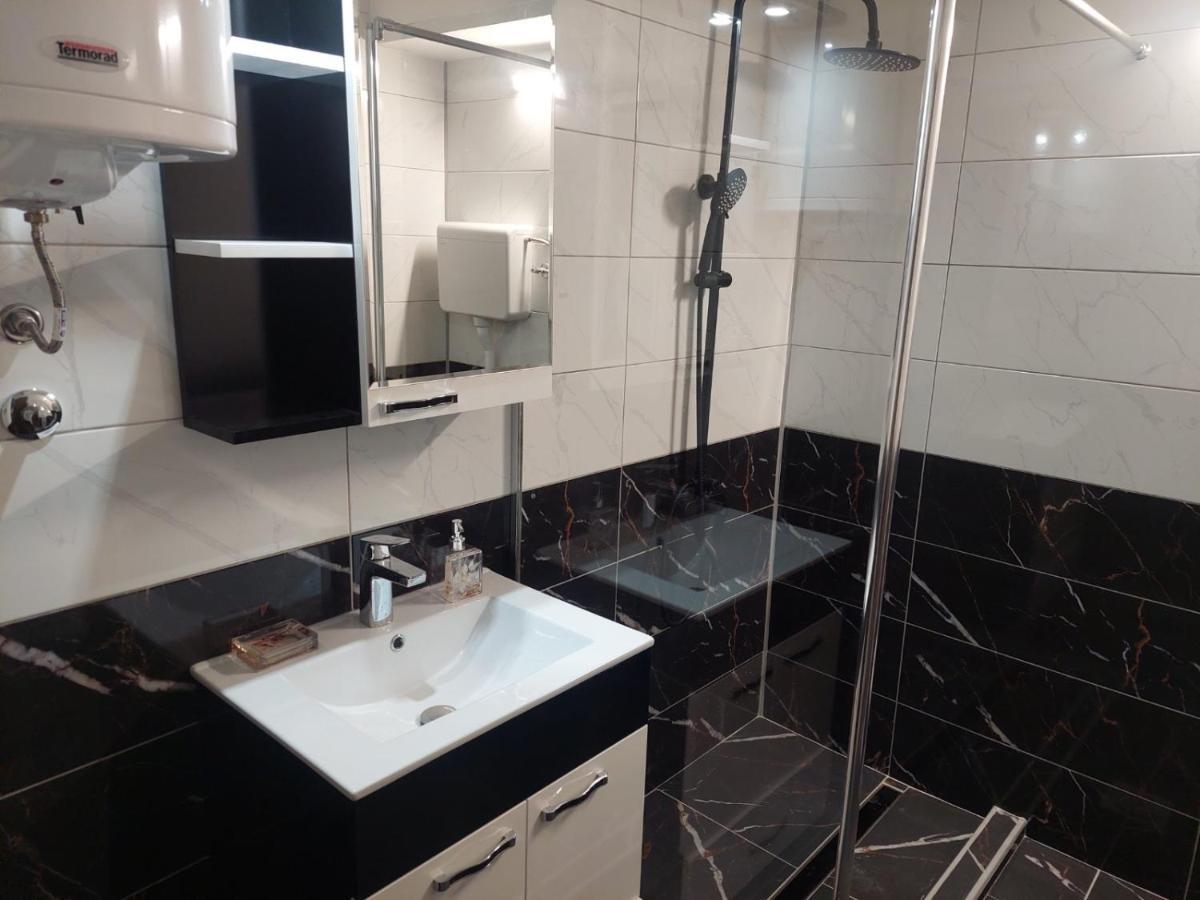 Rajna Apartment Pirot Luaran gambar